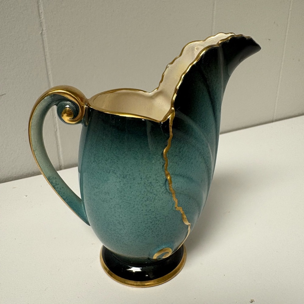 Vintage Carlton Ware “Bleu Royale” Creamer Art Deco Design Shell Shaped GUC